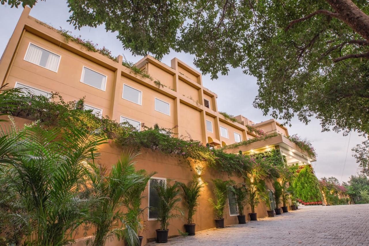 The Lalita Grand Mathura- Vrindavan Exteriör bild