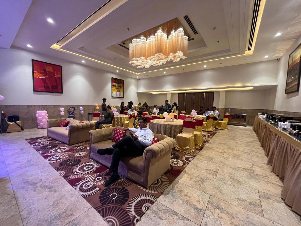 The Lalita Grand Mathura- Vrindavan Exteriör bild