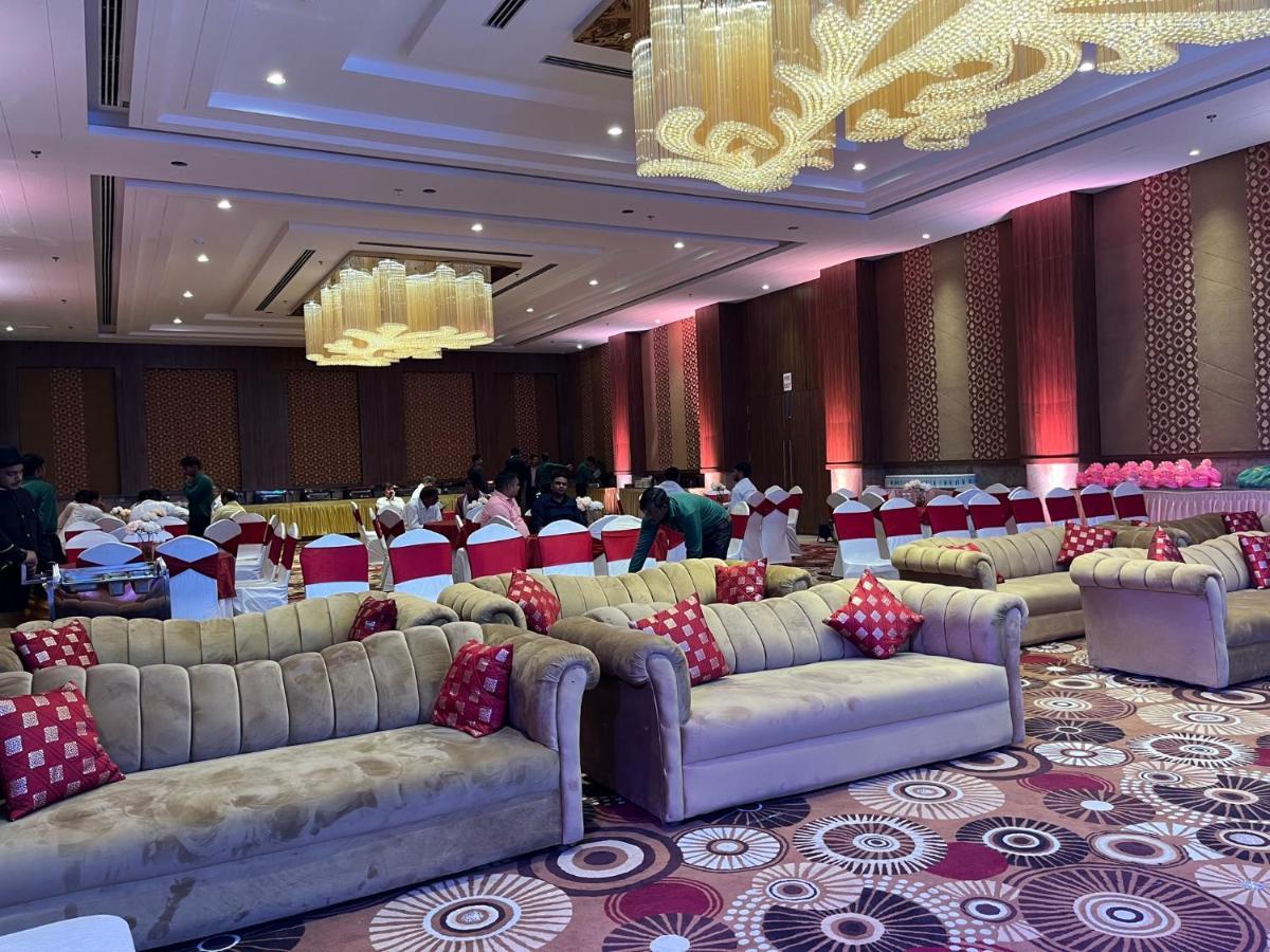 The Lalita Grand Mathura- Vrindavan Exteriör bild