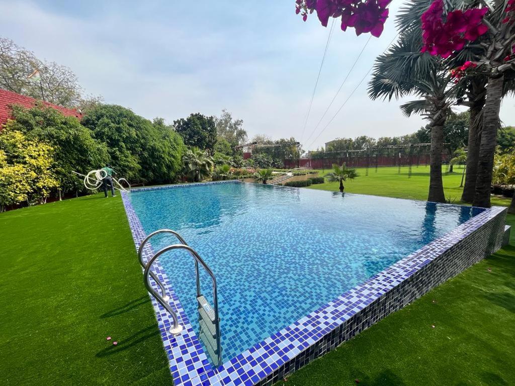 The Lalita Grand Mathura- Vrindavan Exteriör bild